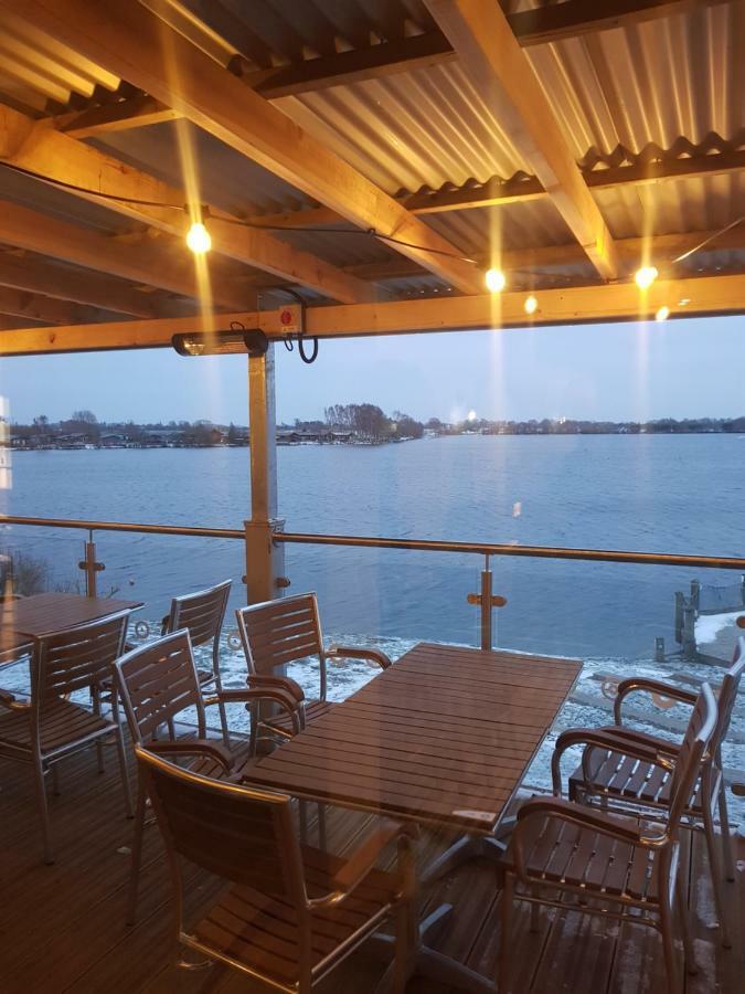 3 Bedroom Caravan With Hot Tub Tattershall Lakes ภายนอก รูปภาพ